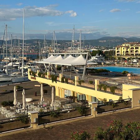 Al Porticciolo Apartment Múggia Екстериор снимка